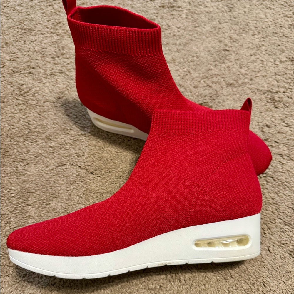 DKNY Vibrant Red Knit Ankle Boots - Picture 7 of 8